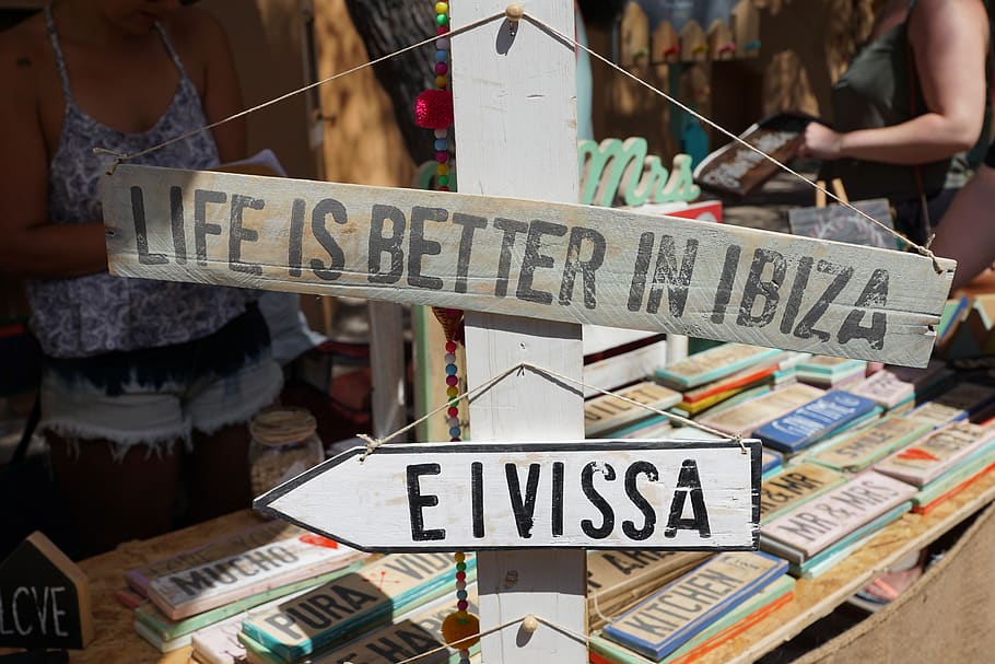 Sign showing direction to Eivissa / Ibiza.